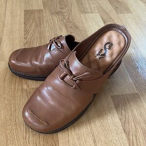 SoftWalk Modesto Brown Leather Slides Size 8 1/2